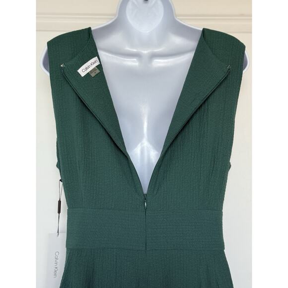 NWT Calvin Klein Green Crinkle‎ Wide Leg Crop Jumpsuit Sz 14 Sleeveless Belted - Picture 8 of 16